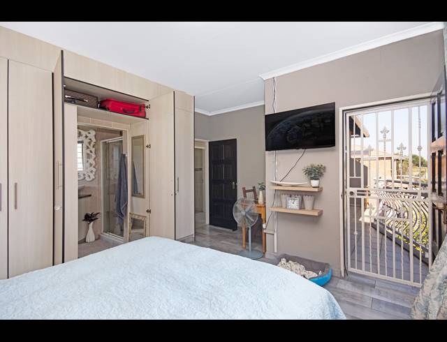2 BEDROOM FREEHOLD FOR SALE IN RAND COLLIERIES